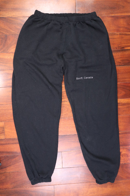 Sweatpants Sweats Black Banff, Canada No String or Tag Small in Women's - Bottoms in Calgary