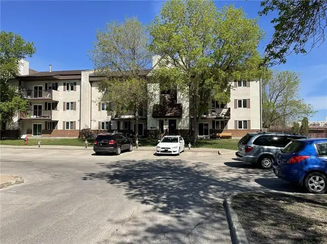 Two bedroom condo available to rent near U or M