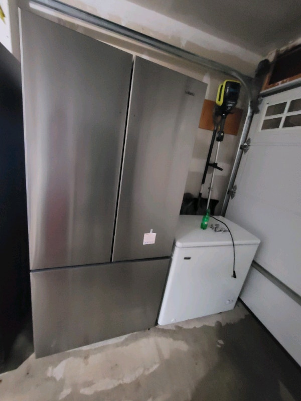 BRAND NEW GALANZ 33" 18 cu.ft. French Door Refrigerator, Stainle