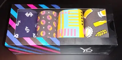 Quatre (4) paires de chaussettes supérieures / premium socks, View more