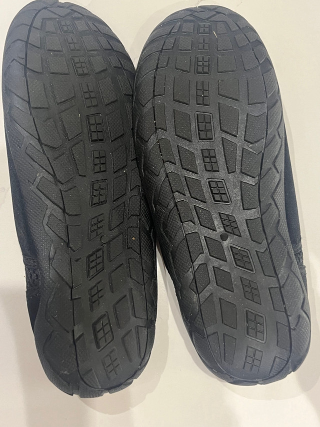 Chaussures d’eau taille 7 dans Sports nautiques  à Laval/Rive Nord - Image 3
