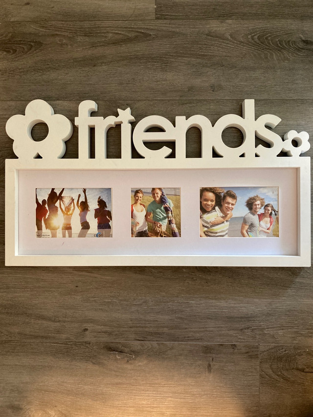 Friends Picture Frame in Home Décor & Accents in Napanee