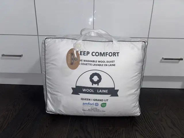 Amfori Wool Duvet in Bedding in Markham / York Region - Image 2