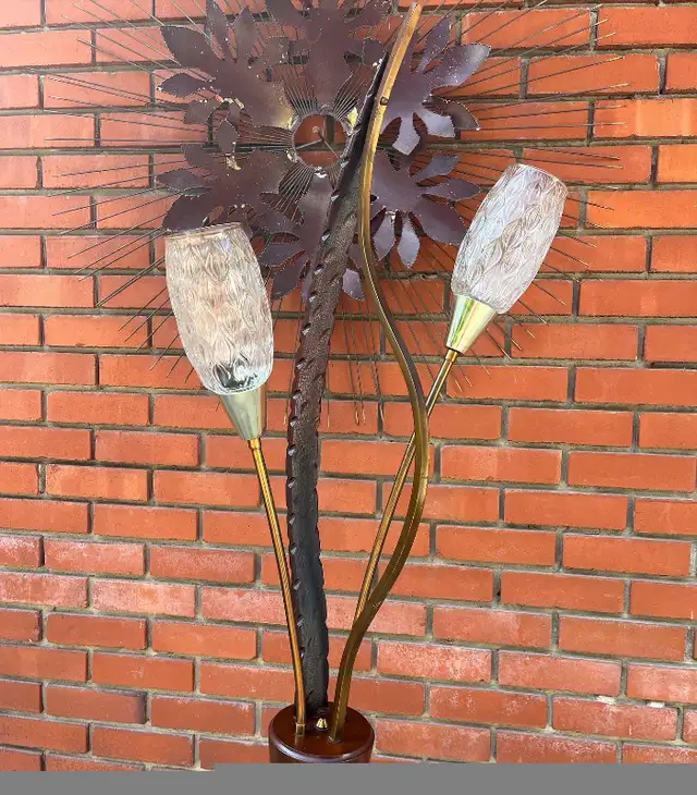 Magnifique la Pe sur pied mid century 1960 vintage floor lamp in Indoor Lighting & Fans in City of Montréal - Image 6