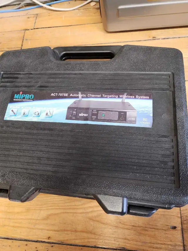 wireless microphones system - new in Pro Audio & Recording Equipment in Barrie - Image 2