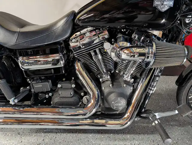2012 Harley Davidson Dyna Wide Glide in Street, Cruisers & Choppers in Windsor Region - Image 5