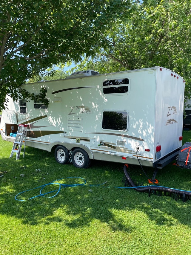 2006 Zeppelin 2 , 24ft Camper with bunk beds Travel Trailers