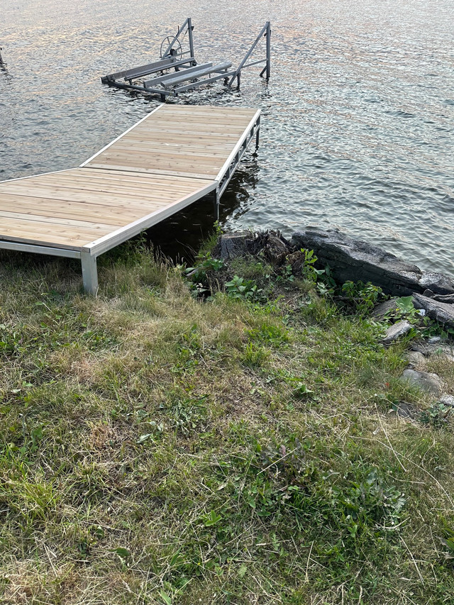 Aluminum frame docks in Outdoor Décor in Kawartha Lakes - Image 4