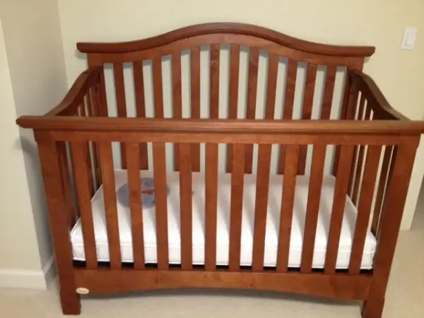 Ensemble de meuble et bassinette convertible enfants in Beds & Mattresses in West Island - Image 2