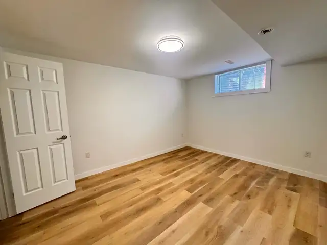 Bright Fully Renovated Lower Level 2Beds 1Bath 3Parkings in Long Term Rentals in Barrie - Image 8