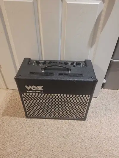 Selling my used Vox AD30VT Valvetronix guitar amplifier, a versatile and compact amp perfect for pra...