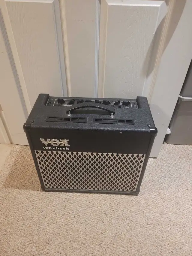 Vox AD30VT guitar amp in Amps & Pedals in Oshawa / Durham Region - Image 2