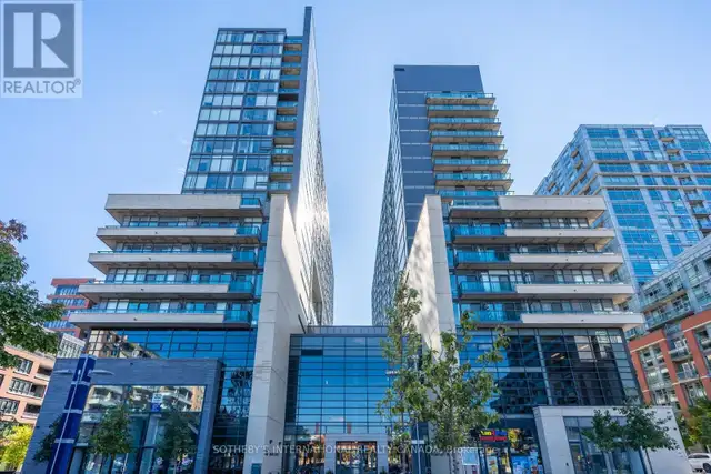 Luxurious 2 Bedroom   2 Bathroom Condo/Renovated/Downtown T.O.