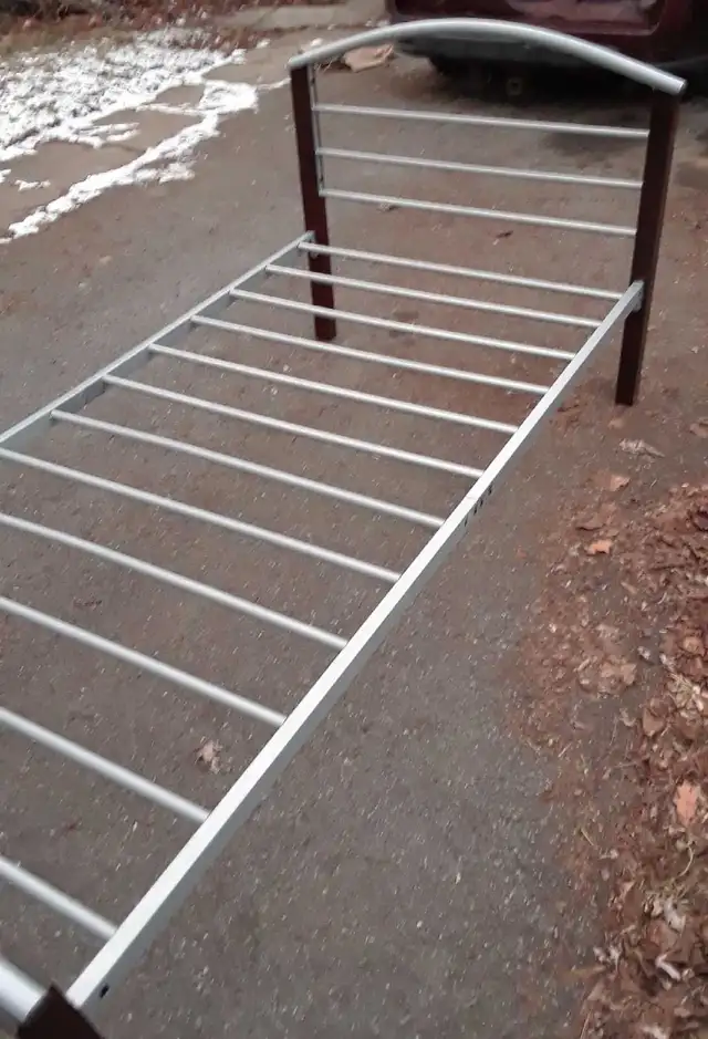 single bed frame in Beds & Mattresses in Kingston - Image 3
