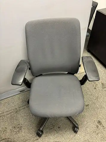 Steelcase Amia Chair Experience exceptional ergonomic performance with the Steelcase Amia Chair, one...