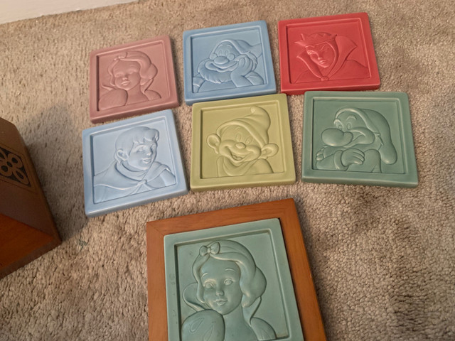 Disney Store Snow White Coaster Trivet Tile set in Wood Box in Other in Oshawa / Durham Region - Image 4