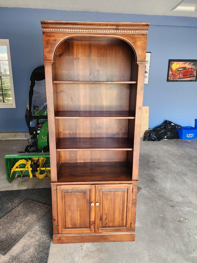 Solid wood bookcase | Bookcases & Shelving Units | Kitchener / Waterloo |  Kijiji