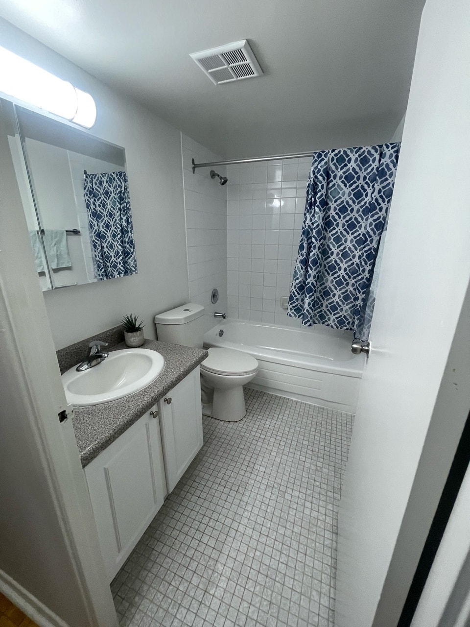 Room for rent 4
