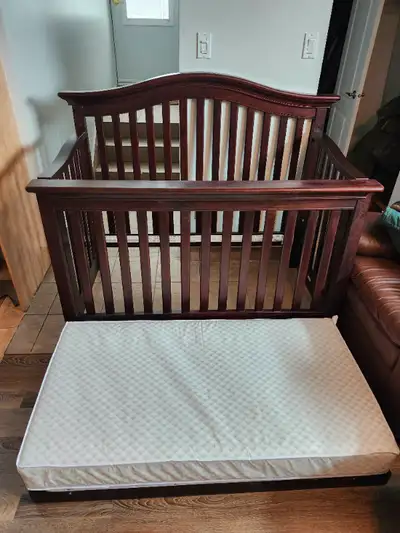 Bonjour, j'ai ce lit de couleur Expresso ( brun foncé ) à vendre car ma petite fille est rendu trop...
