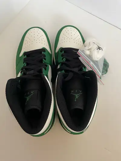 Size: 8 Condition: new with a receipt Pickup only, cash only *Size 8.5 ($200) and size 9 ($200) also...
