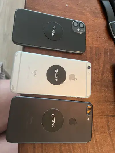 Lot de 3 iPhones pour pièces, View more
