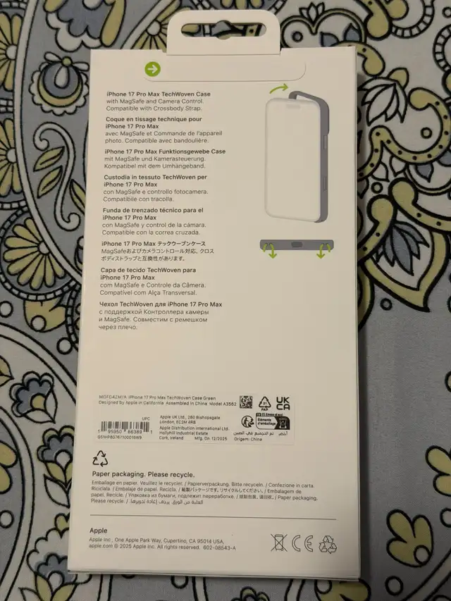 iPhone 17 Pro Max Techwoven Case (Green) in Cell Phone Accessories in Kitchener / Waterloo - Image 3
