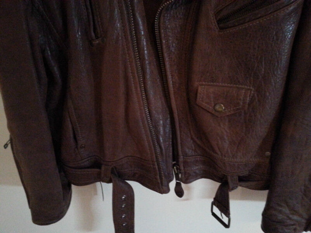 Manteau de cuir brun dans Hommes  à Lévis - Image 2