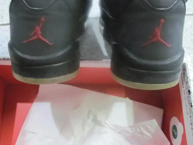 Jordan 5 Size 12 in Men's Shoes in Markham / York Region - Image 3