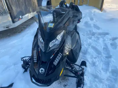 In good condition, 1 cover strap is broken, look at pictures 137 in, 1 1/4 ice ripper track 7,000 ki...