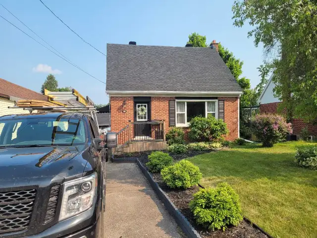 Roofing services63006659686275124