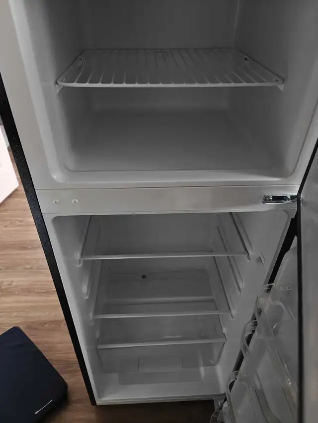 Frigidaire Retro Fridge in Refrigerators in Bedford - Image 3