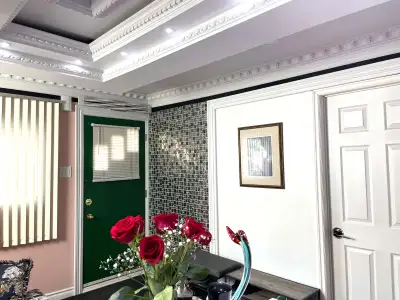 Furnished A/C room / Chambre mueblee a louer (female)