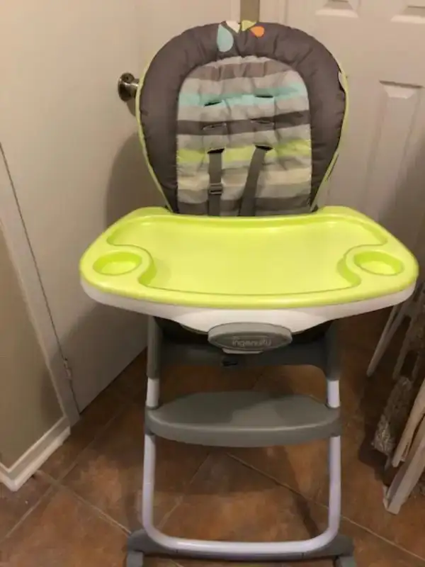 3-in-1 high chair, booster seat + more in Feeding & High Chairs in Oakville / Halton Region - Image 9