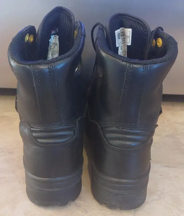 Bottes de travail avec métatarses de grandeur 8 de marque Terra! in Men's Shoes in Québec City - Image 4