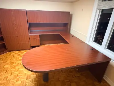 This is a used, elegant, and functional office furniture set, perfect for creating a professional wo...