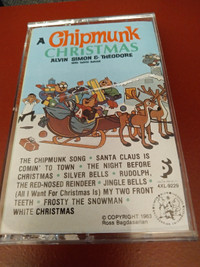 A chipmunk Christmas cassette tape like new 