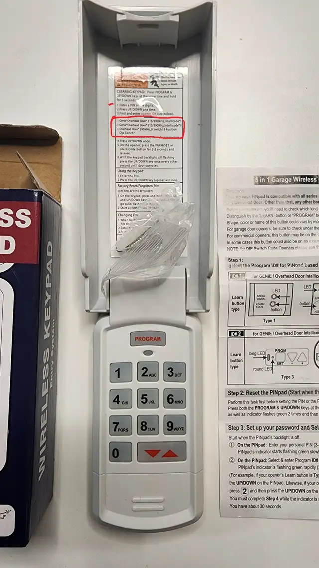 Genie remote Garage Opener in Garage Doors & Openers in City of Toronto - Image 3