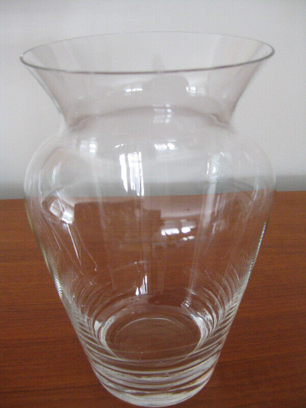 BRAND NEW VINTAGE CRYSTAL VASE in Arts & Collectibles in Ottawa - Image 2