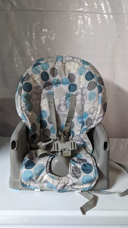 The Safety 1st Recline & Grow 5-Stage Feeding Seat in Feeding & High Chairs in Winnipeg