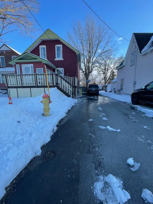 3 bedrooms house for rent in downtown Stratford available May 01 one full bathroom and half bathroom...