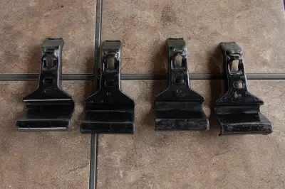 FOUR THULE CLAMPS MODEL 49X FOR CAR ROOF RACKTHULE AERO 400 XT FOOT SPECIALY DESIGNED FOR BIG DOOR F...