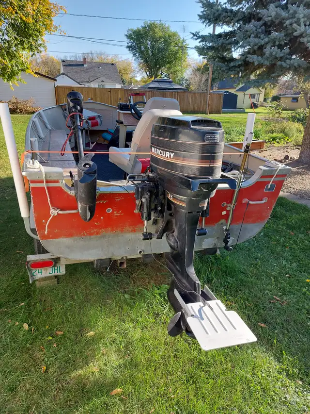 Fishing Boat in Powerboats & Motorboats in Saskatoon - Image 2