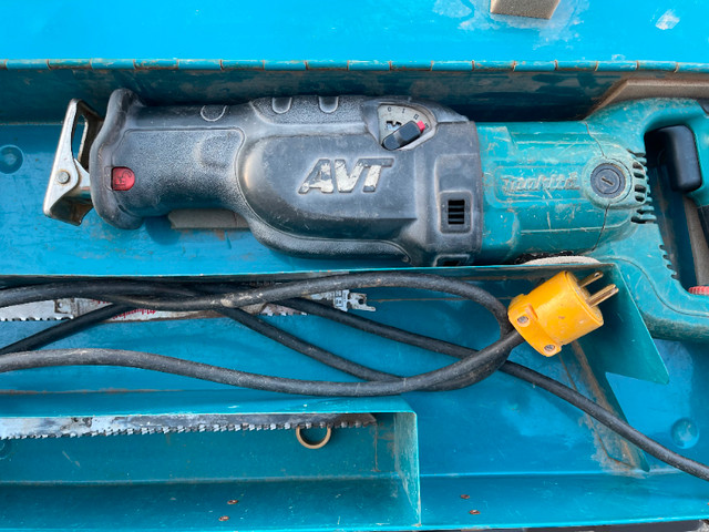 Makita: Sawzall JR3070CT in Power Tools in Burnaby/New Westminster - Image 3