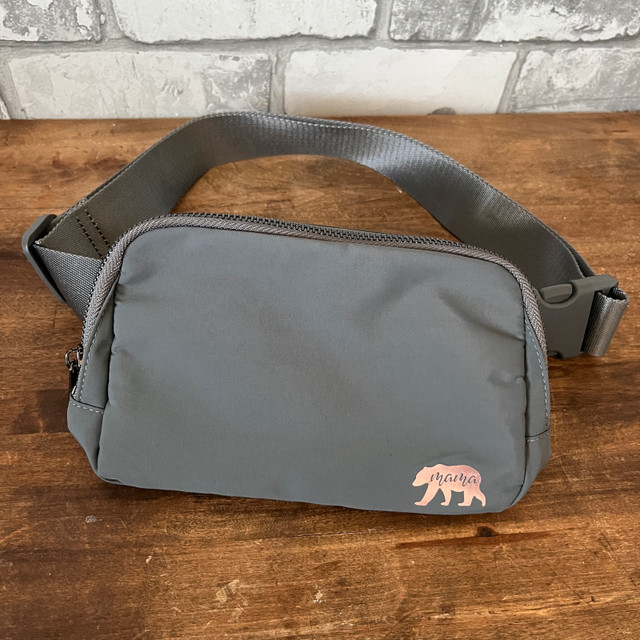 Lulu dupe belt bag / crossbody bags in Women's - Bags & Wallets in Saskatoon - Image 4