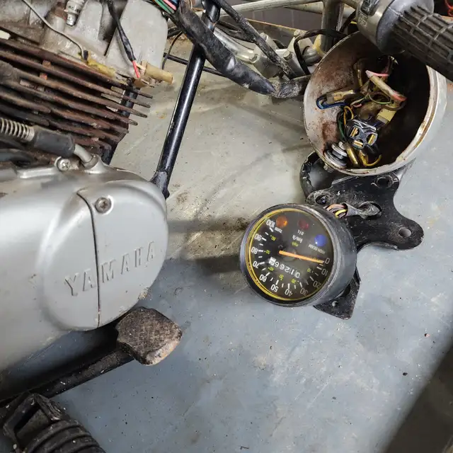 1979 Yamaha GT80 SILVER 2 stroke enduro Dirt bike Gas motorcycle in Dirt Bikes & Motocross in Oakville / Halton Region - Image 3