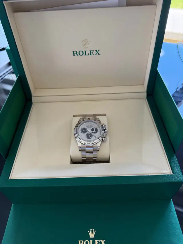 Rolex Cosmograph Daytona 126509 “Ghost Dial” – 18K White Gold in Jewellery & Watches in Markham / York Region - Image 4
