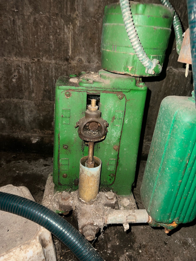 Beatty well pump  working head model 394 for parts or rebuild  in Other in La Ronge - Image 4