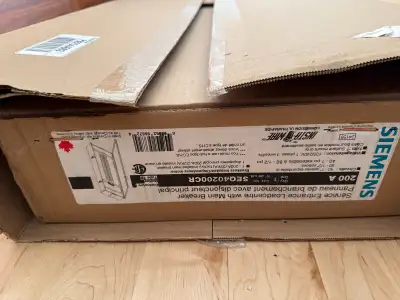 Panneau électrique Siemens SEQ40200CR à bus en cuivre neuf, acheté chez Lumen. Il était en rupture d...