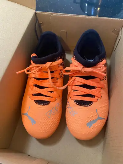 Kid soccer shoes us11c, View more