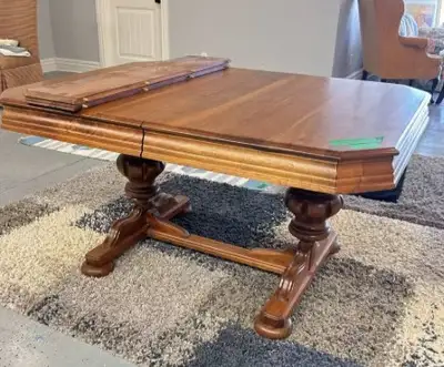 Solid oak Dining table with 3 leaves., View more